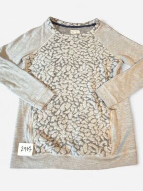 Lou & Grey Light Gray animal print Front Pullover